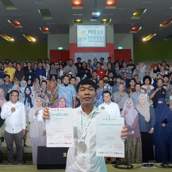 Inovasi Berkelas, Mahasiswa Teknik Elektro Uniska – Kediri Dapatkan Silver Award di Perlombaan Teknologi Nasional