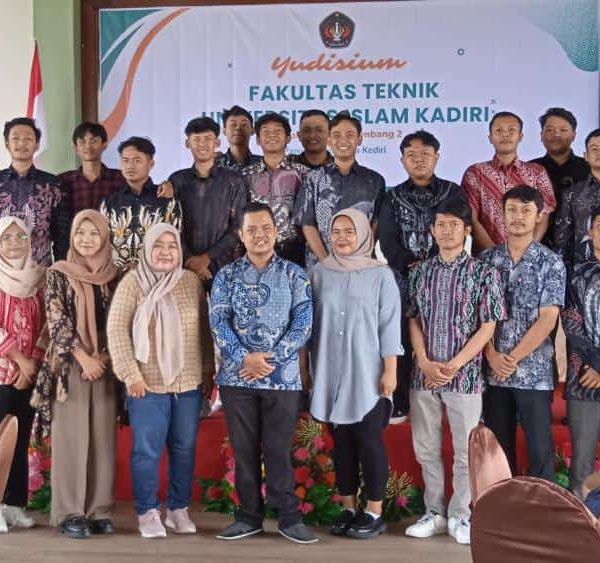 Yudisium Fakultas Teknik Oktober 2024: 31 Mahasiswa Teknik Elektro Resmi Menyandang Gelar Sarjana Teknik