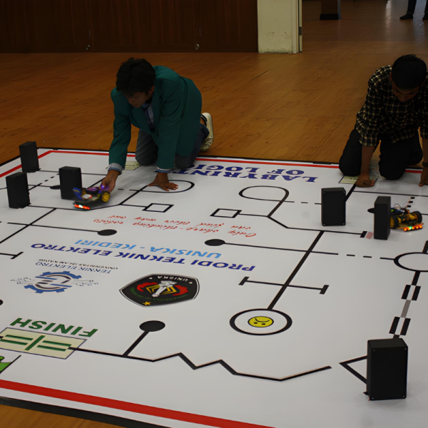 Robot, Logika, dan Adrenalin: Serunya UAS Bertema LABYRINTH-X di Teknik Elektro UNISKA Kediri